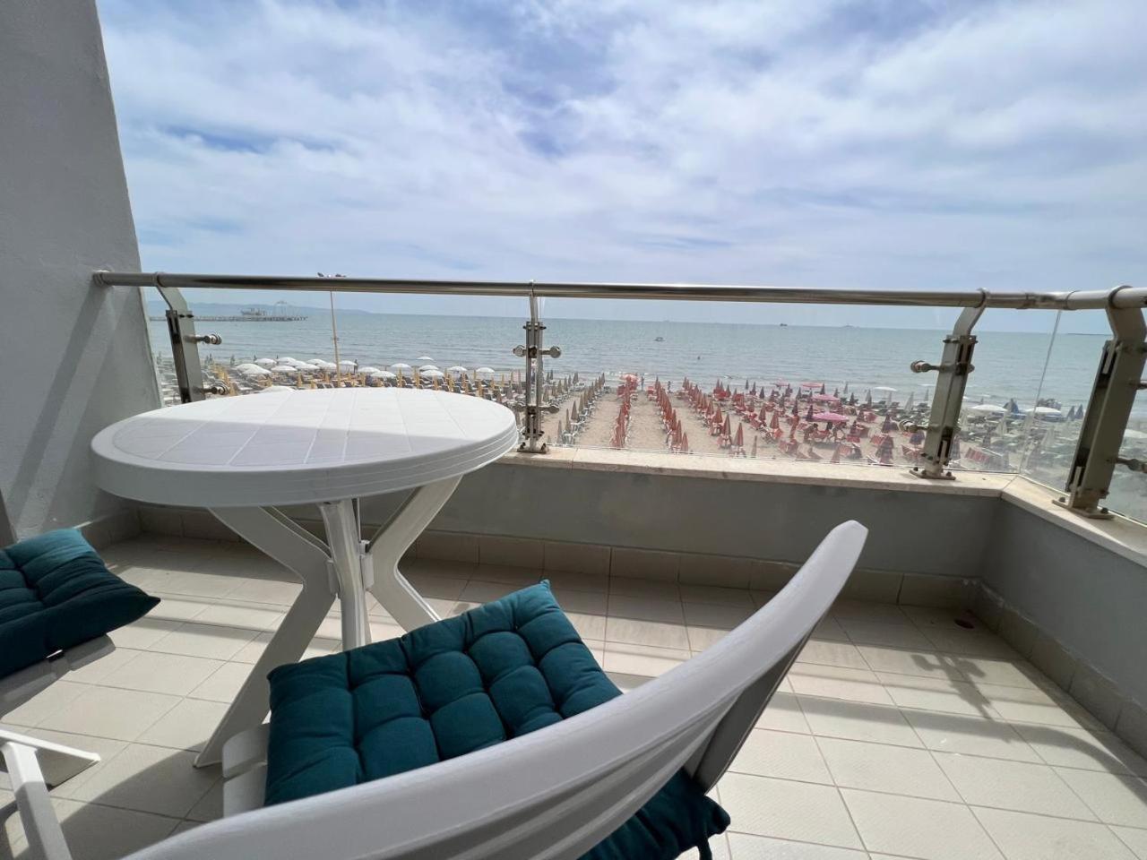 דורס Sea View-Apartment On The Beach - Durrs2 מראה חיצוני תמונה